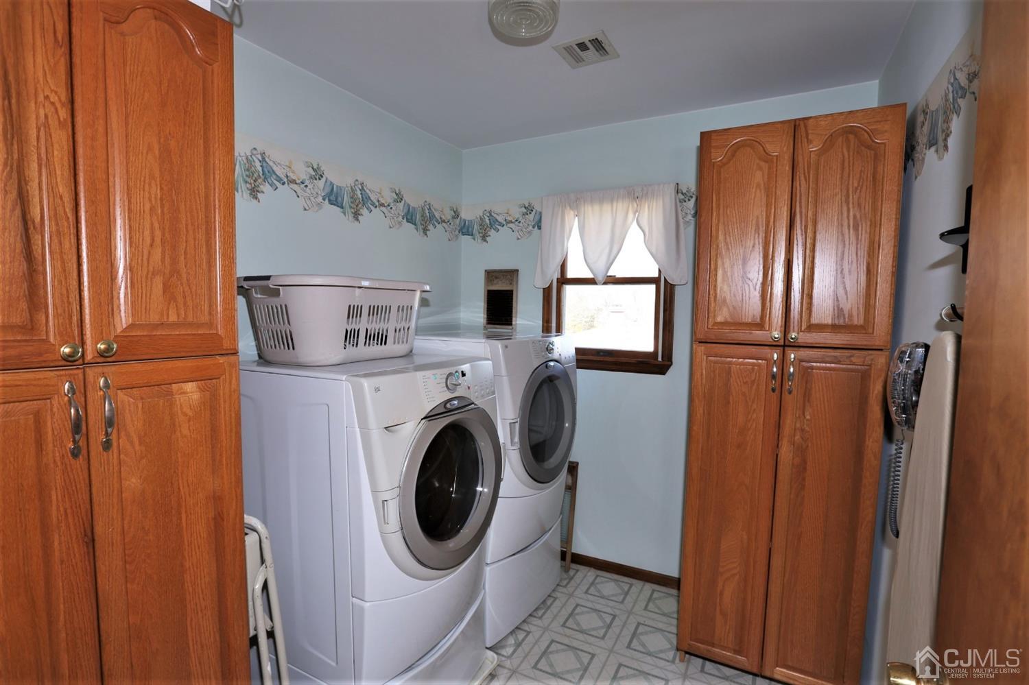 19 Constable Road Kendall Park, NJ 08824 - Photo 22 of 25 Gallery Image 22