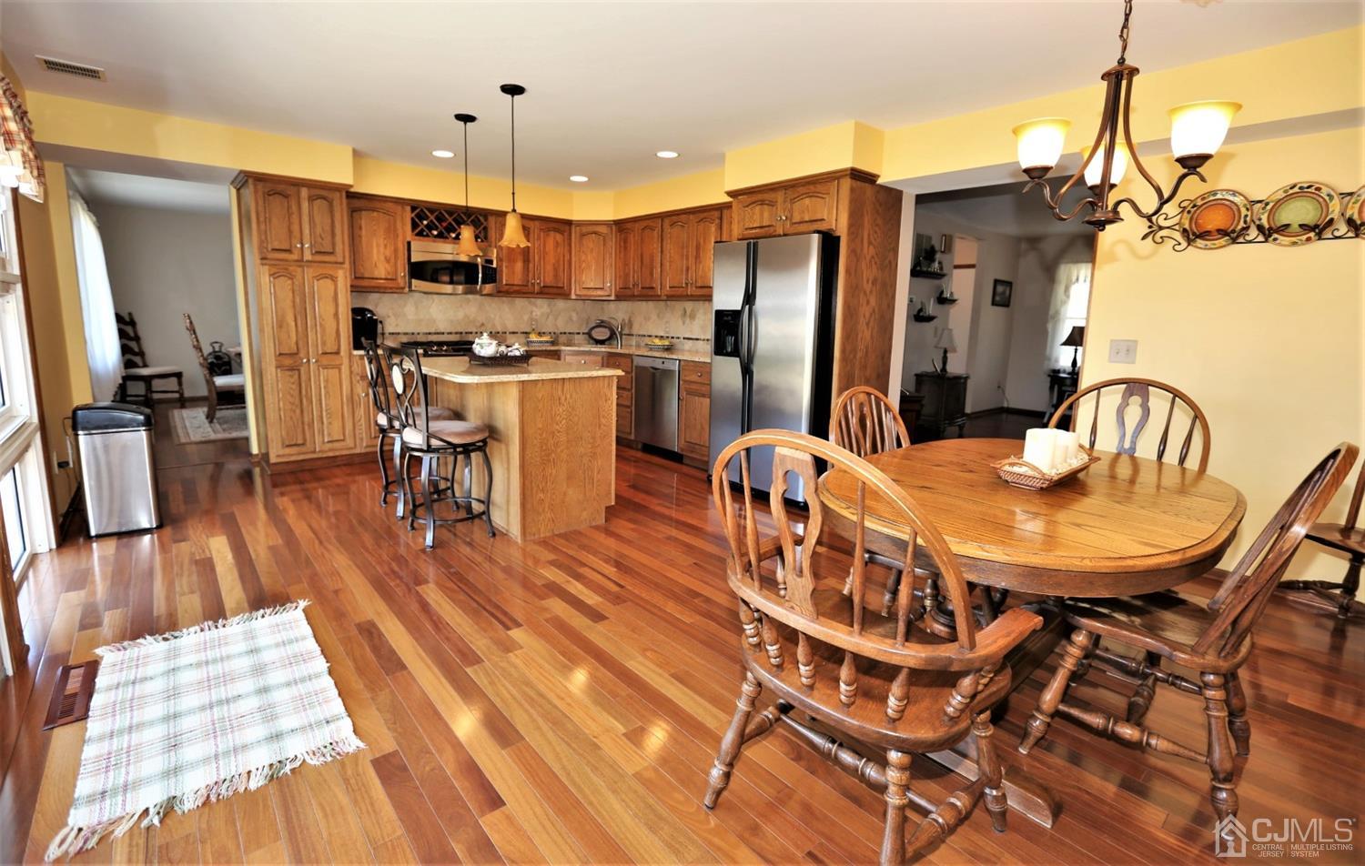 19 Constable Road Kendall Park, NJ 08824 - Photo 8 of 25 Gallery Image 8