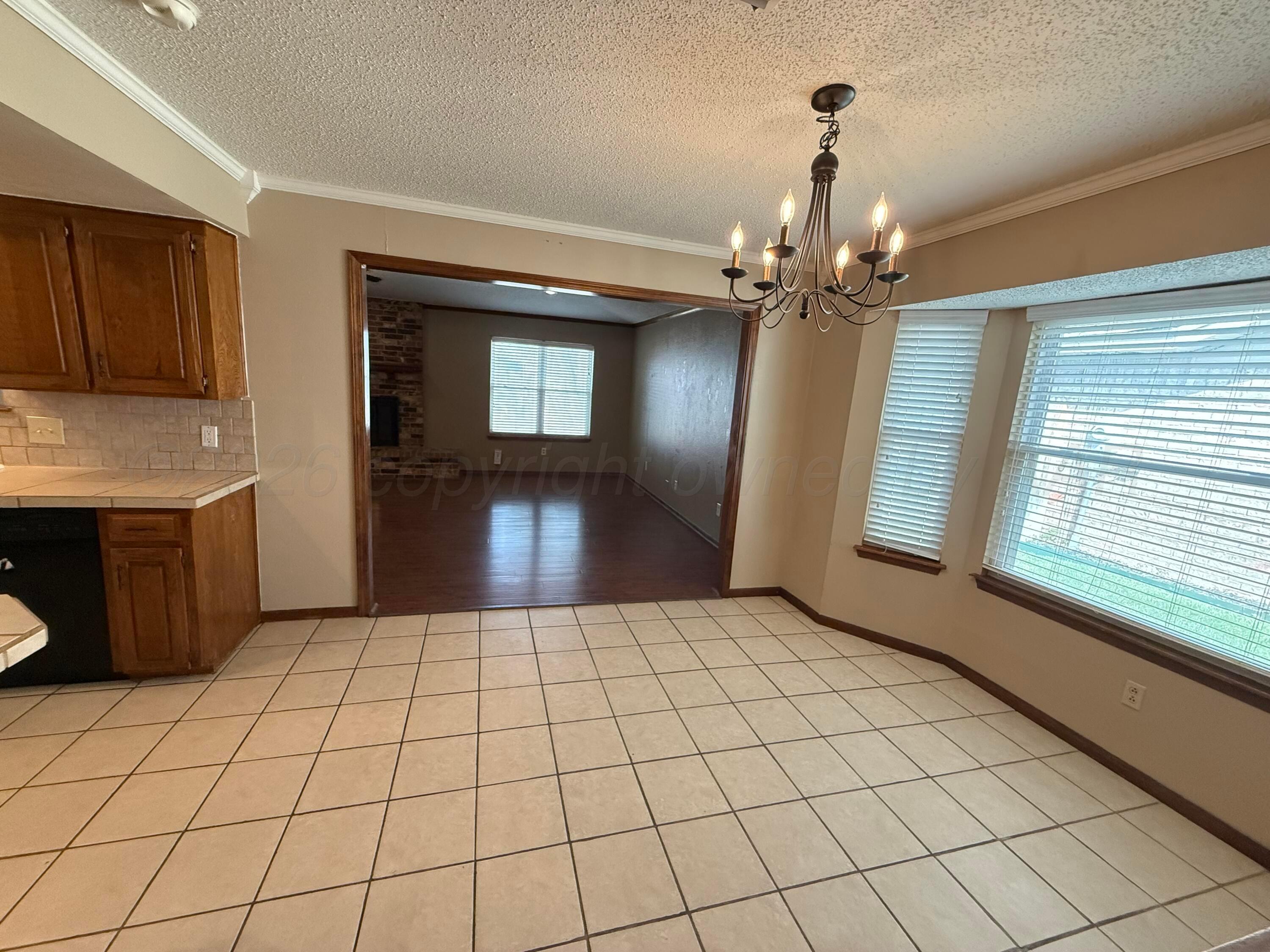 6826 Rochelle Lane Amarillo, TX 79109 - Photo 7 of 21 IMG_7772