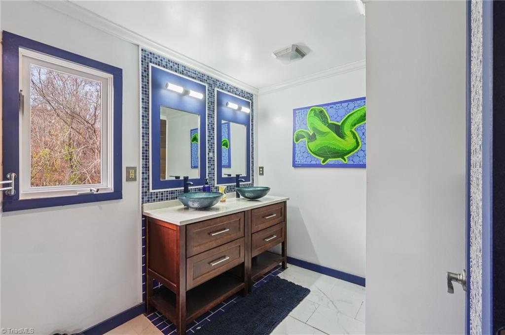 113 Briar Ridge Circle Winston-Salem, NC 27104 - Photo 28 of 40