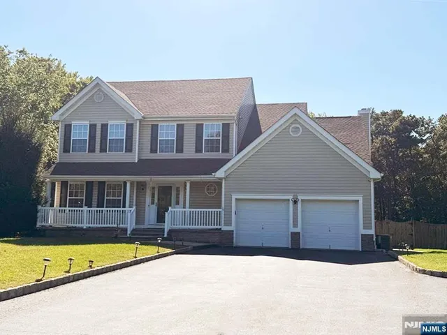 $850,000 | 30 Goldfinch Road, Jackson, NJ 08527
