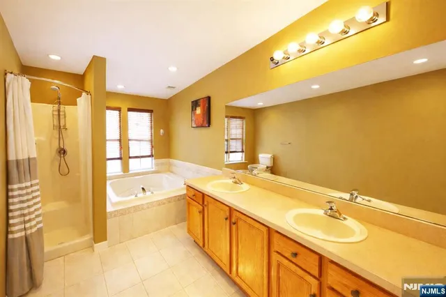 $850,000 | 30 Goldfinch Road, Jackson, NJ 08527