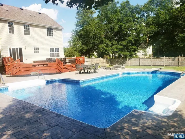 $850,000 | 30 Goldfinch Road, Jackson, NJ 08527