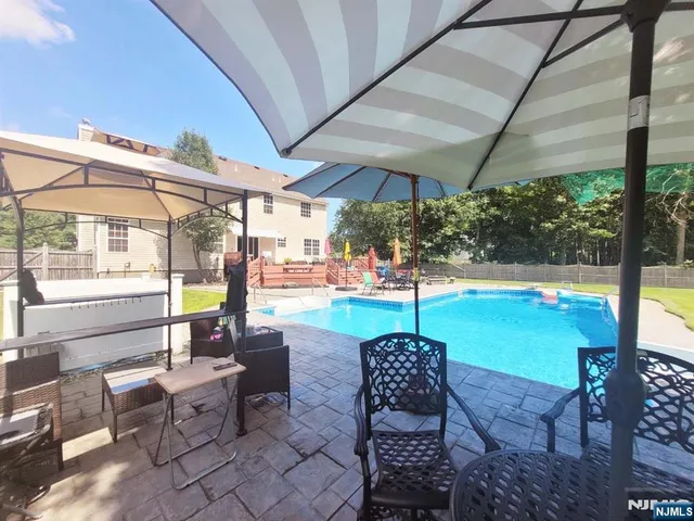 $850,000 | 30 Goldfinch Road, Jackson, NJ 08527