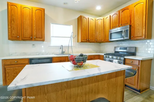 $519,999 | 2323 Snapdragon Point, East Stroudsburg, PA 18301