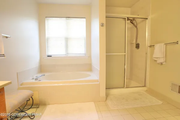 $519,999 | 2323 Snapdragon Point, East Stroudsburg, PA 18301