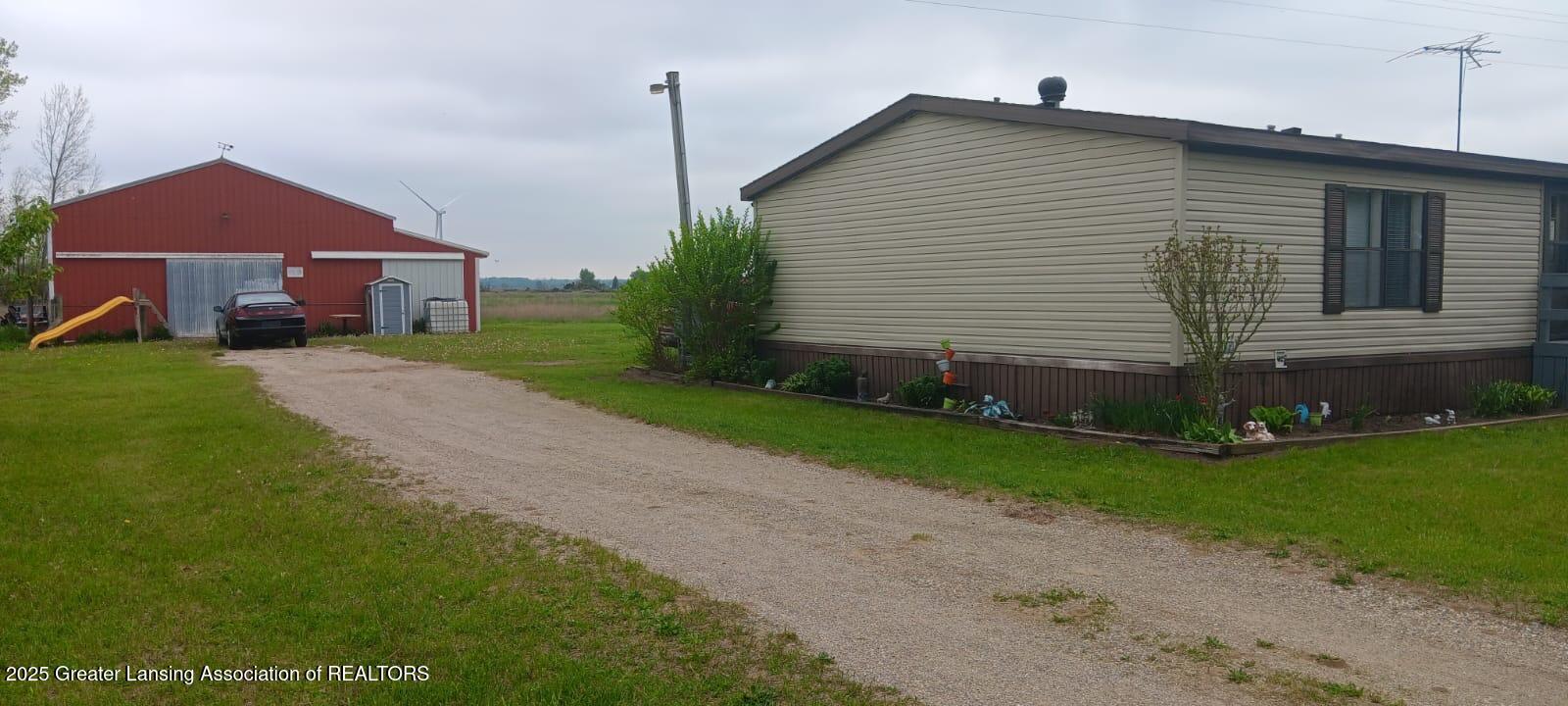 11173 Bennett Road Sumner, MI 48889 - Photo 5 of 56 a09901dc-52e5-44ac-9088-55f28ca0653c