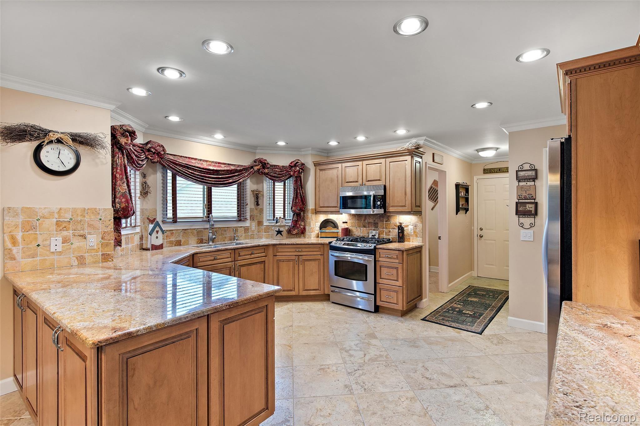 49869 Riverside Drive Macomb, MI 48044 - Photo 30 of 58 49869 Riverside Dr-10.jpg