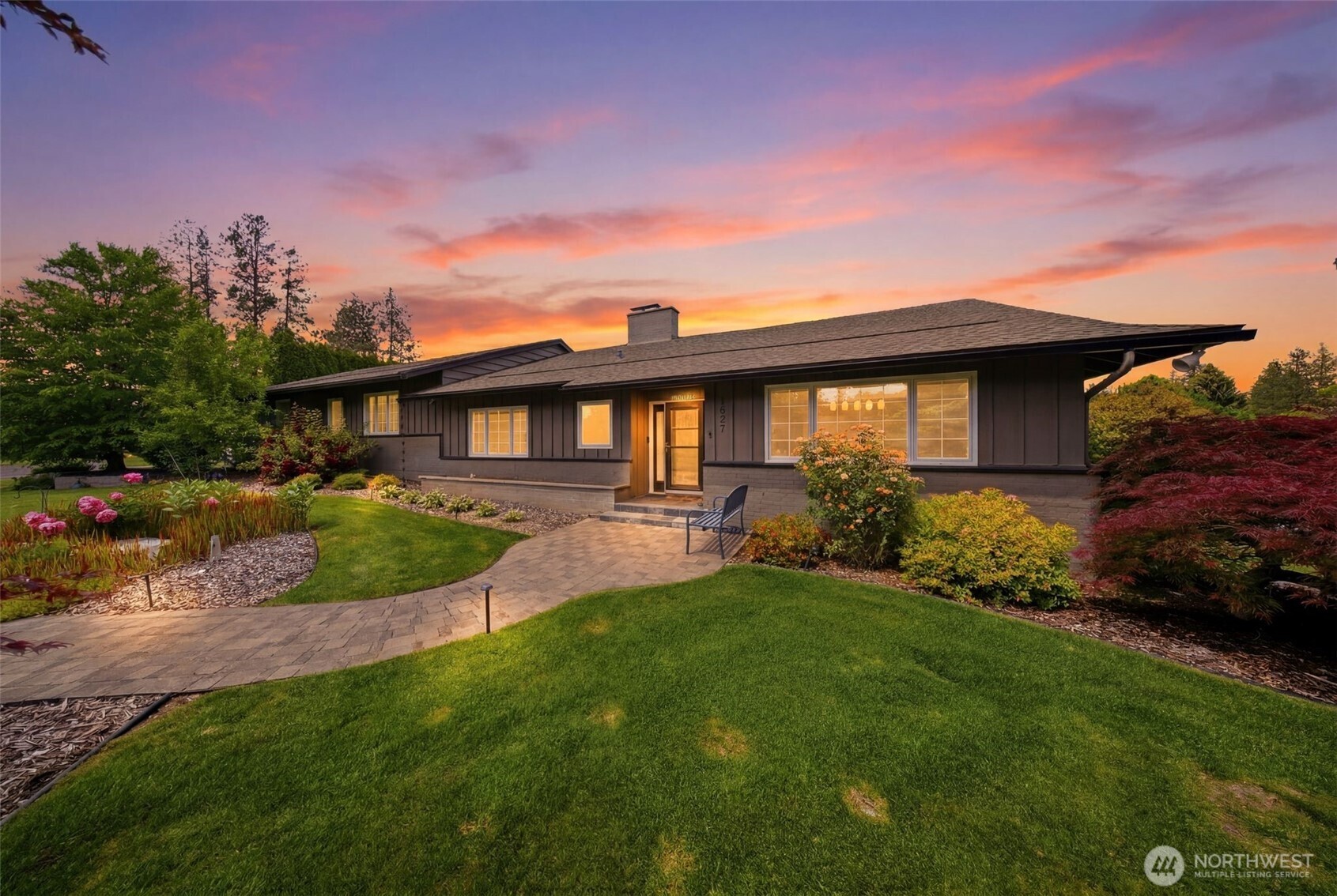 1527 East Woodcliff Road Spokane, WA 99203 - Photo 3 of 40