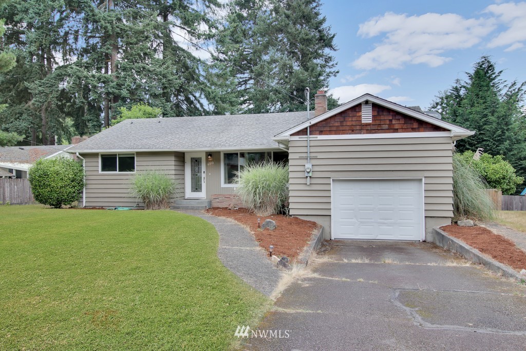 4312 Robin Road West University Place, WA 98466 - Photo 2 of 24 Gallery Image 2