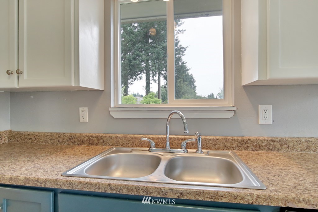 4312 Robin Road West University Place, WA 98466 - Photo 11 of 24 Gallery Image 11