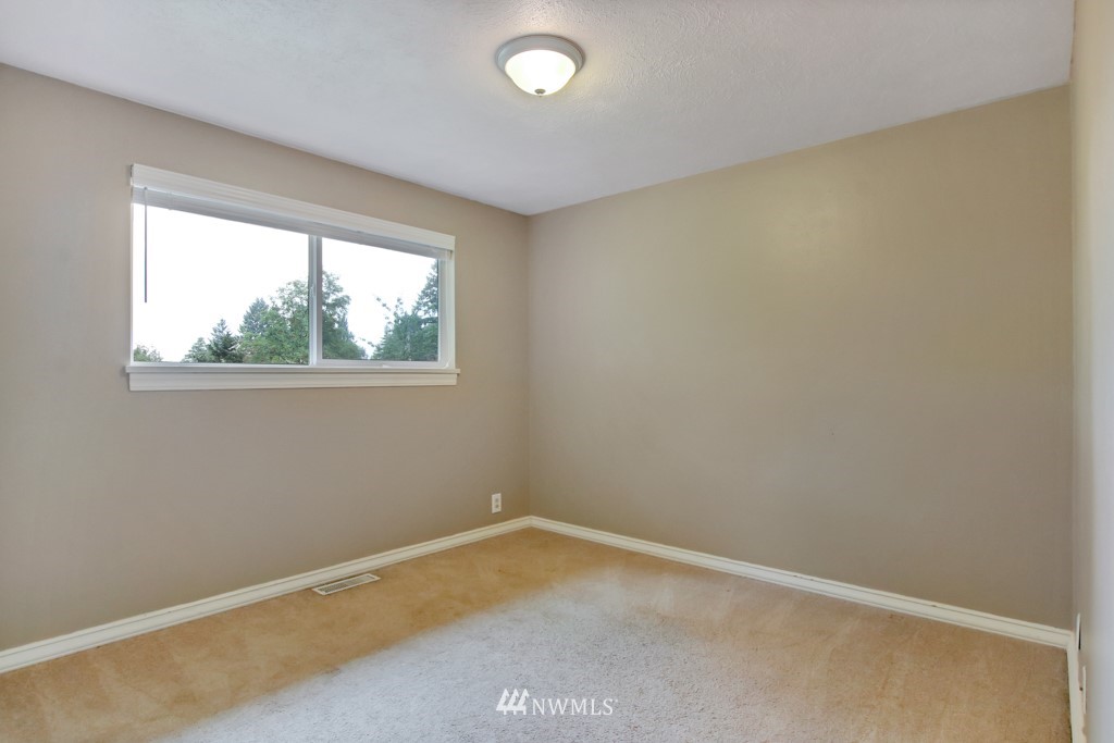 4312 Robin Road West University Place, WA 98466 - Photo 17 of 24 Gallery Image 17