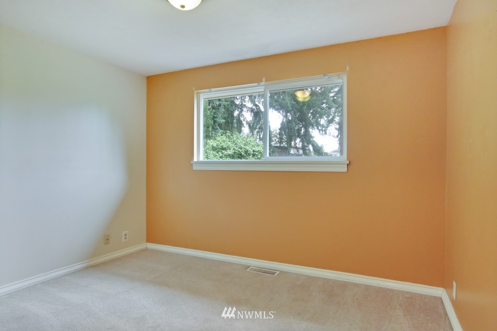 4312 Robin Road West University Place, WA 98466 - Photo 18 of 24 Gallery Image 18