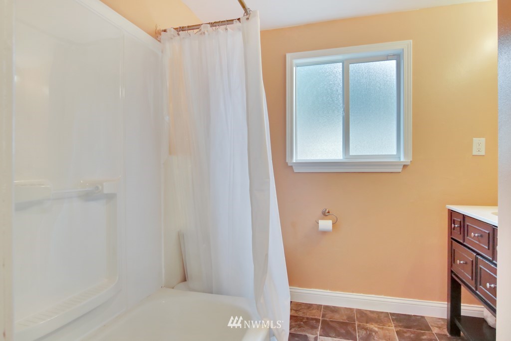 4312 Robin Road West University Place, WA 98466 - Photo 19 of 24 Gallery Image 19