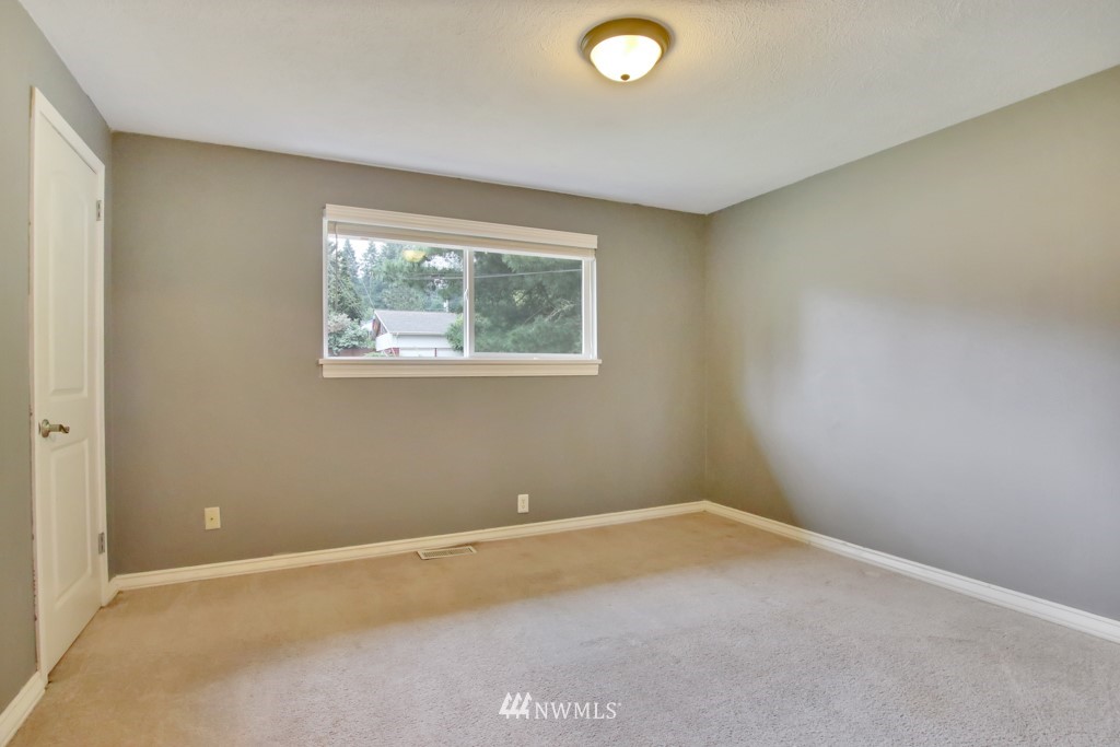 4312 Robin Road West University Place, WA 98466 - Photo 20 of 24 Gallery Image 20