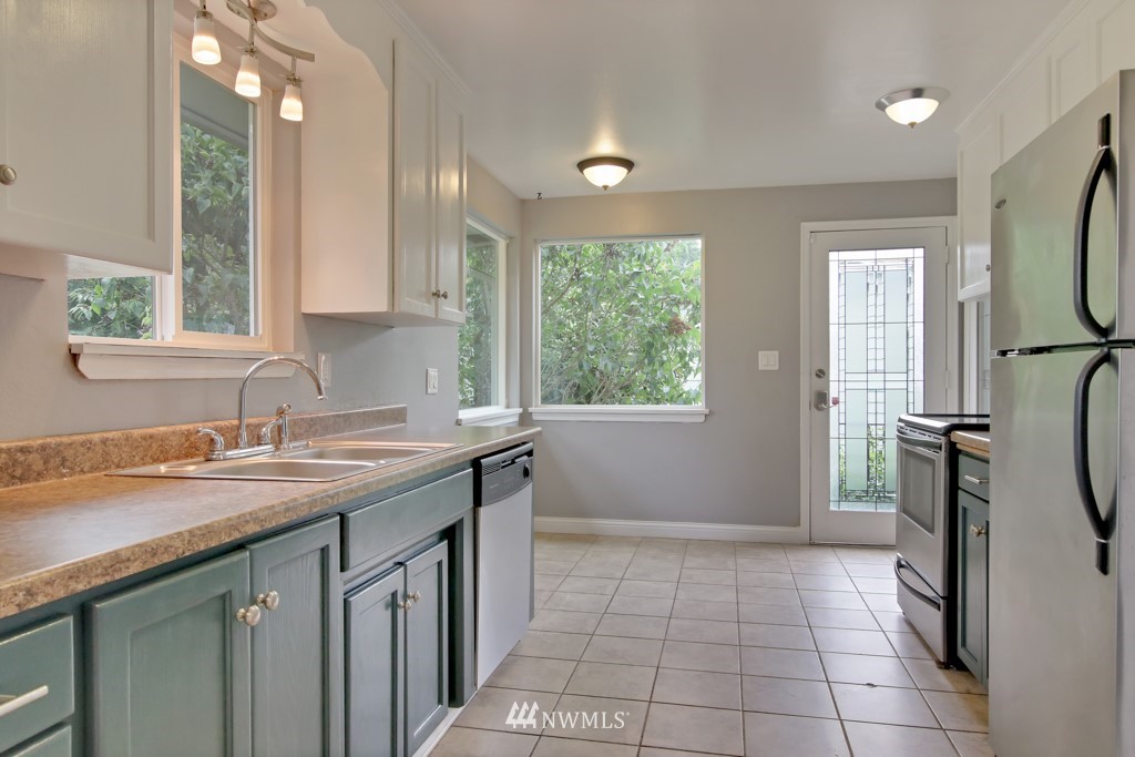 4312 Robin Road West University Place, WA 98466 - Photo 9 of 24 Gallery Image 9