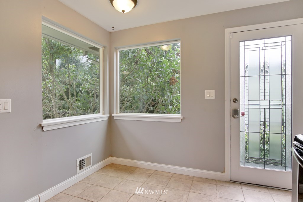 4312 Robin Road West University Place, WA 98466 - Photo 10 of 24 Gallery Image 10