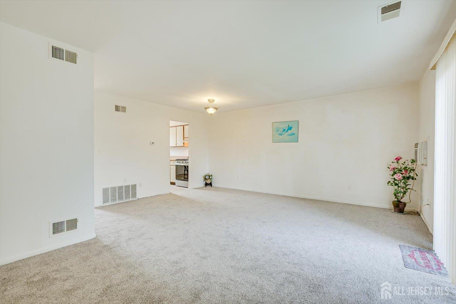 112 Redbud Road Piscataway, NJ 08854 - Photo 7 of 27 a view of empty room