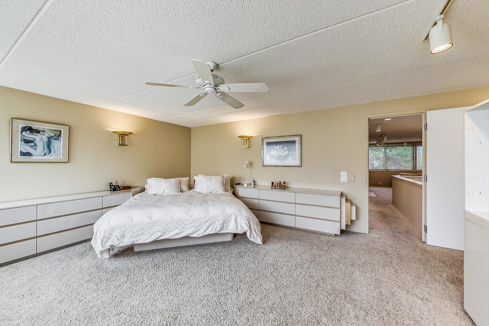1736 Seton Road Northbrook, IL 60062 - Photo 15 of 35