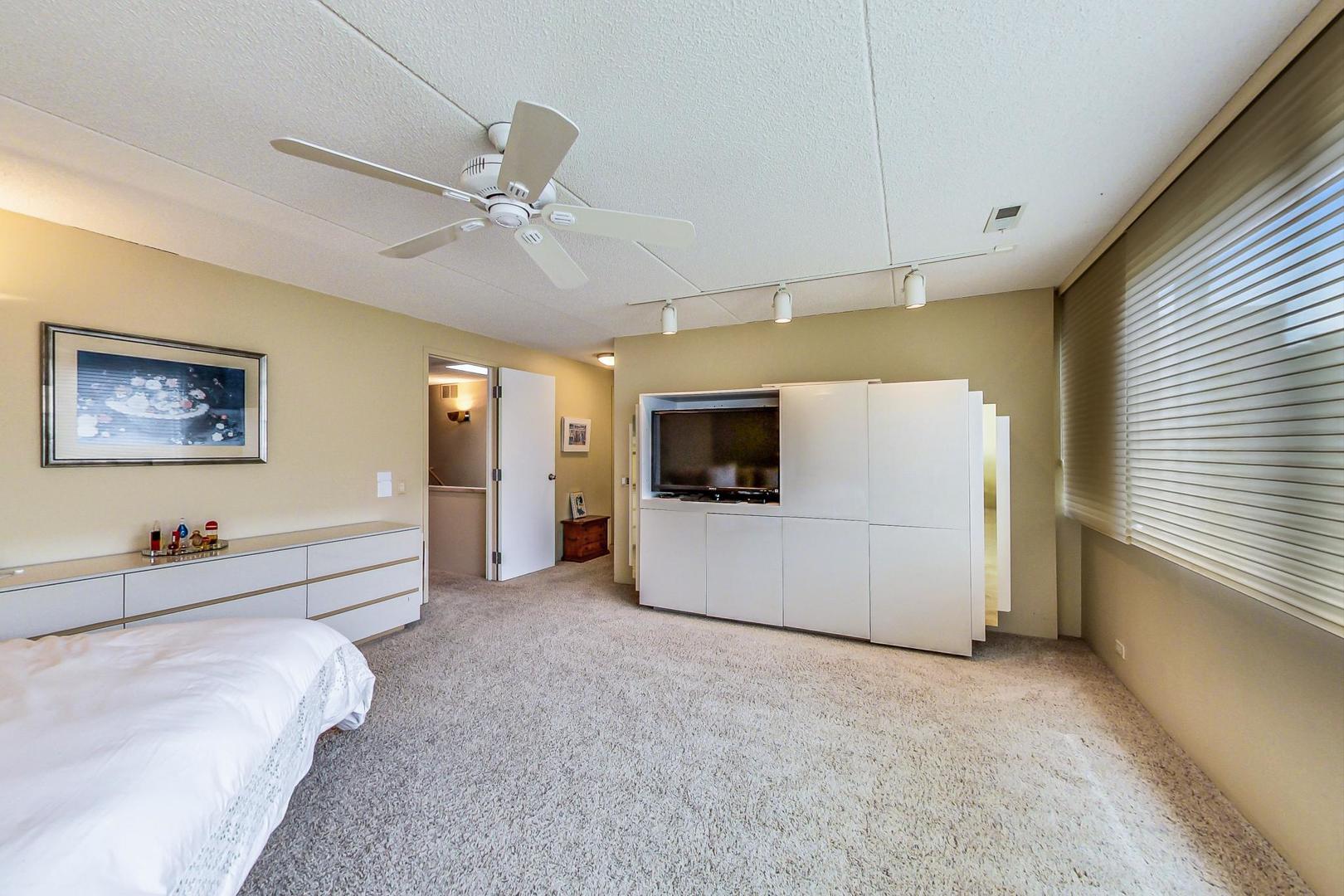 1736 Seton Road Northbrook, IL 60062 - Photo 17 of 35