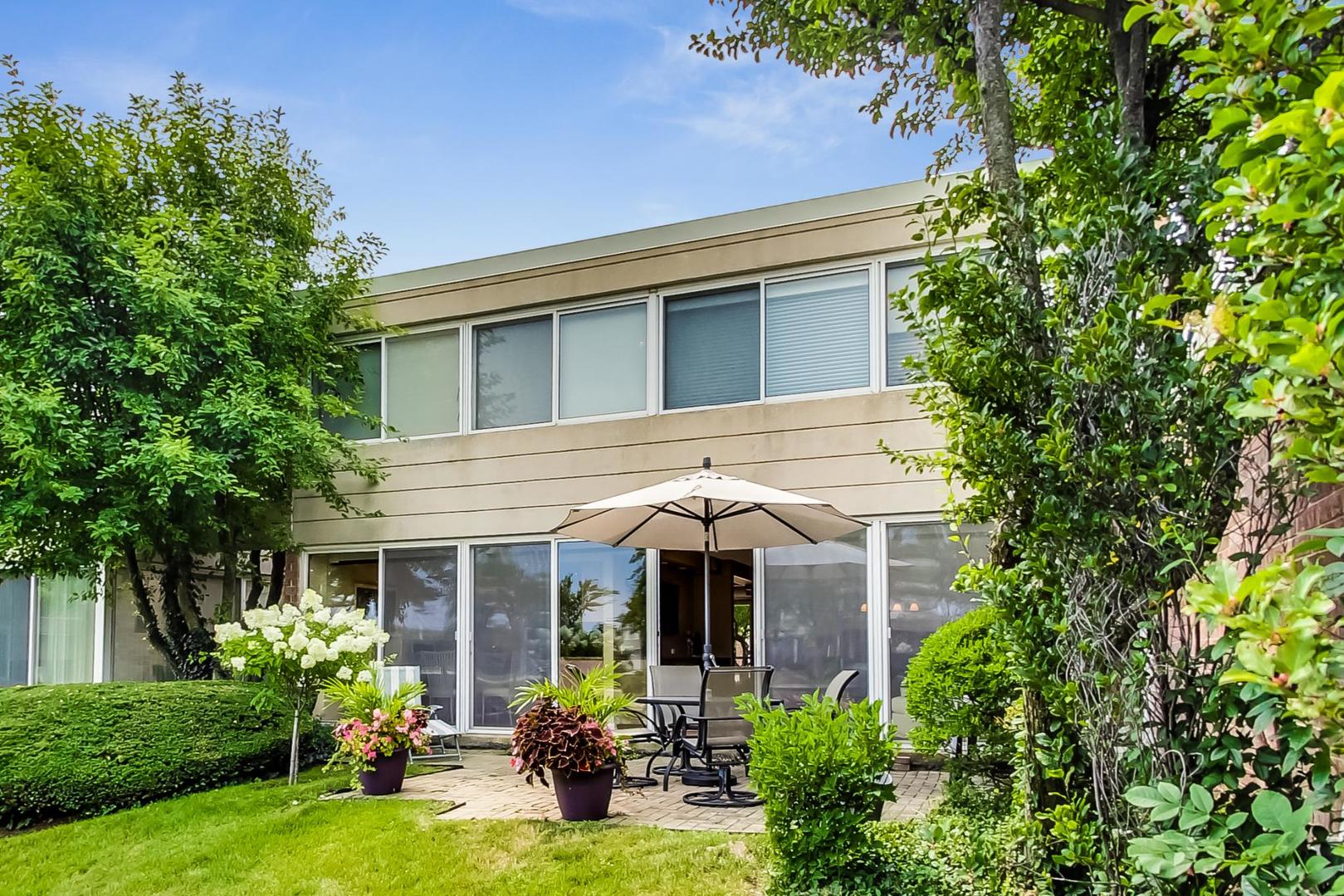 1736 Seton Road Northbrook, IL 60062 - Photo 2 of 35