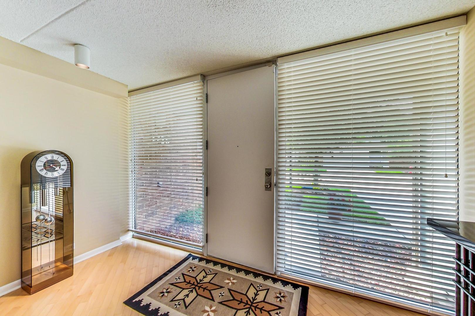 1736 Seton Road Northbrook, IL 60062 - Photo 4 of 35