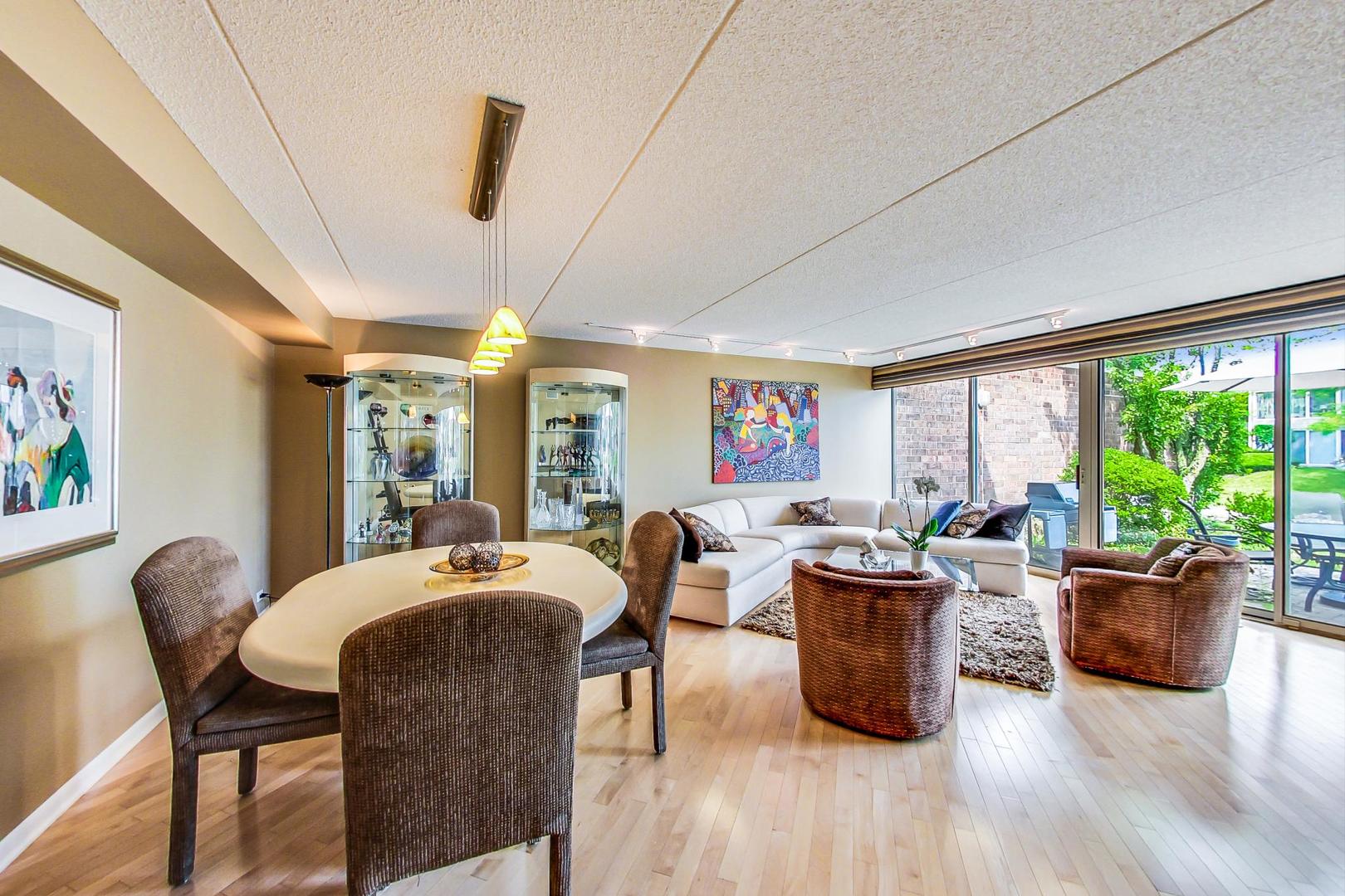1736 Seton Road Northbrook, IL 60062 - Photo 6 of 35