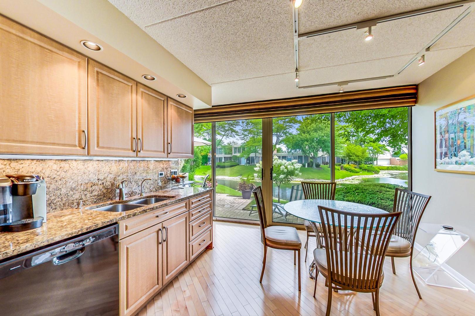 1736 Seton Road Northbrook, IL 60062 - Photo 8 of 35