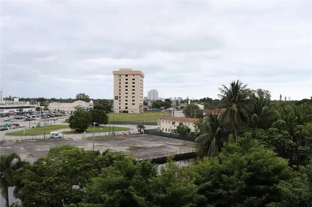 $1,950 | 7801 Northeast 4th Court, Unit 512, Miami, FL 33138