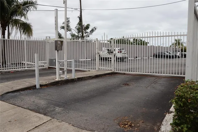 $1,950 | 7801 Northeast 4th Court, Unit 512, Miami, FL 33138