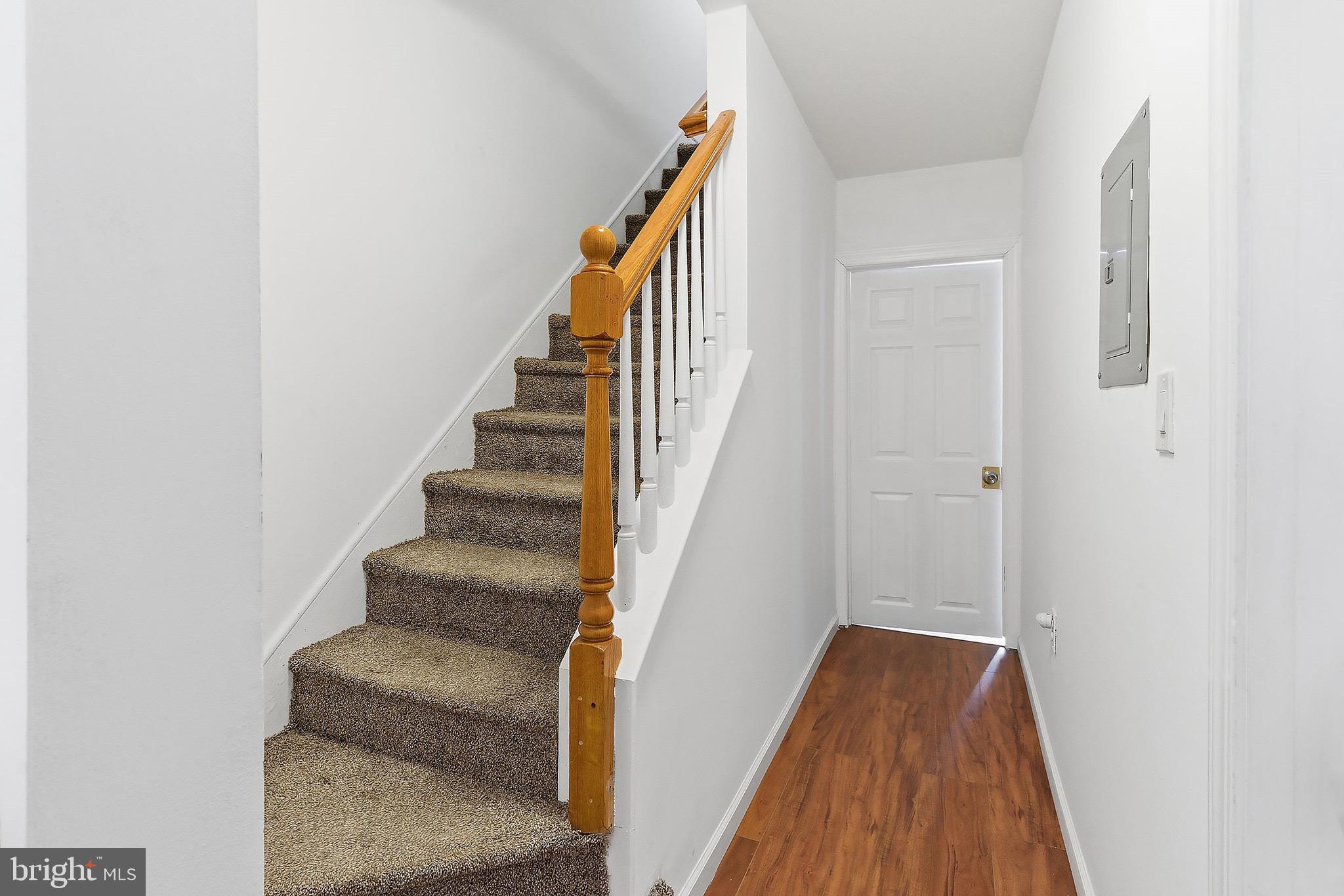 233 Ellis Street Burlington, NJ 08016 - Photo 12 of 36 a view of entryway