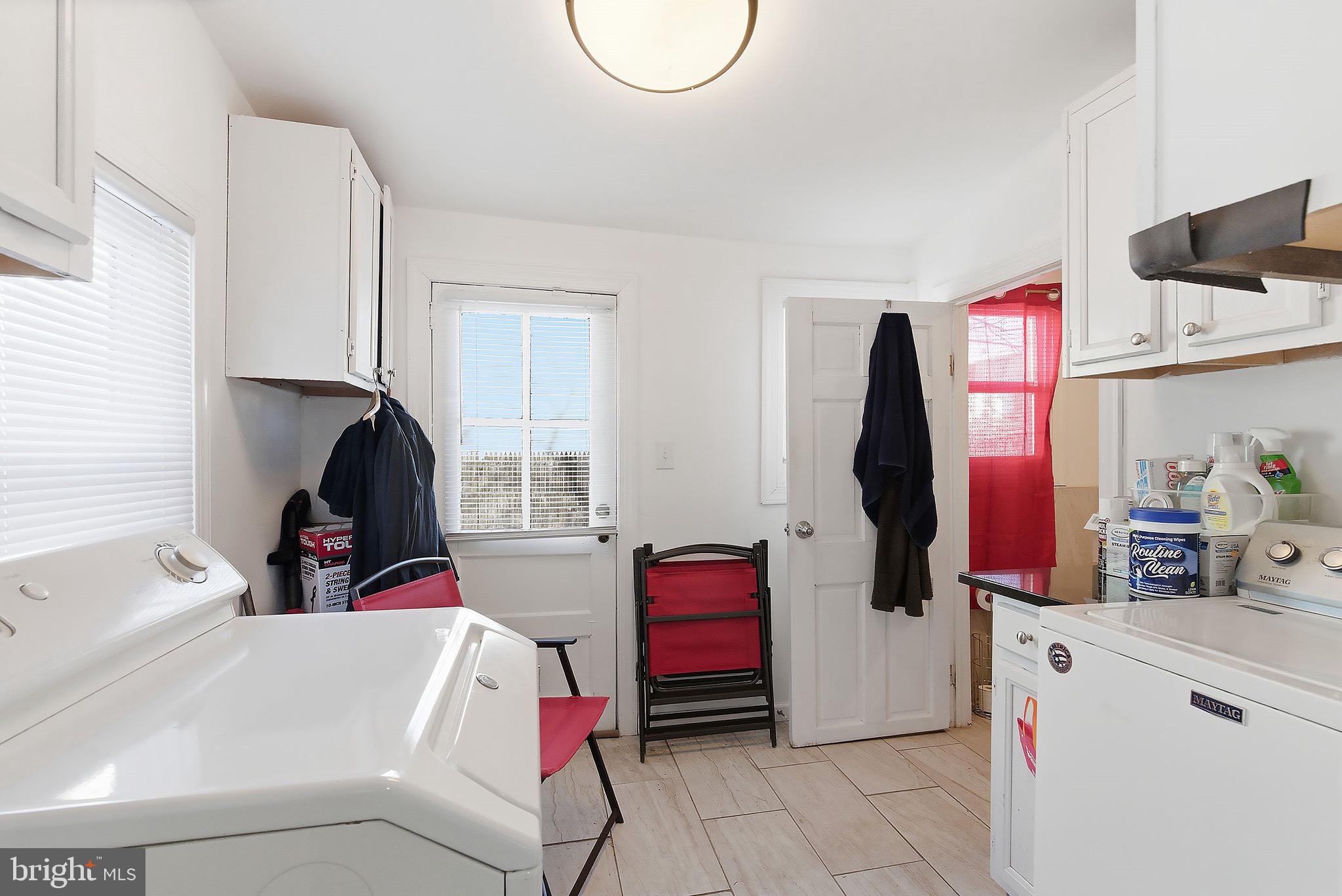 233 Ellis Street Burlington, NJ 08016 - Photo 15 of 36 a utility room with dryer and washer