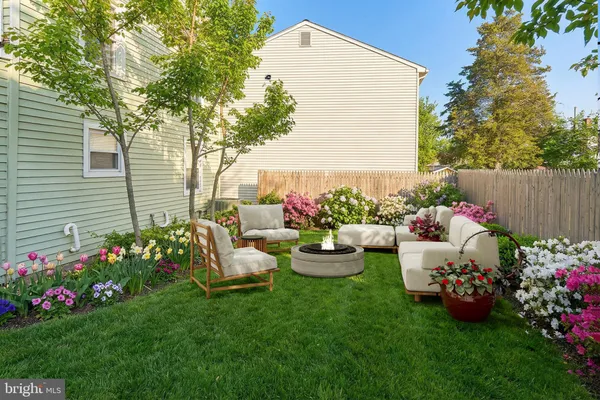 $367,000 | 233 Ellis Street, Burlington, NJ 08016