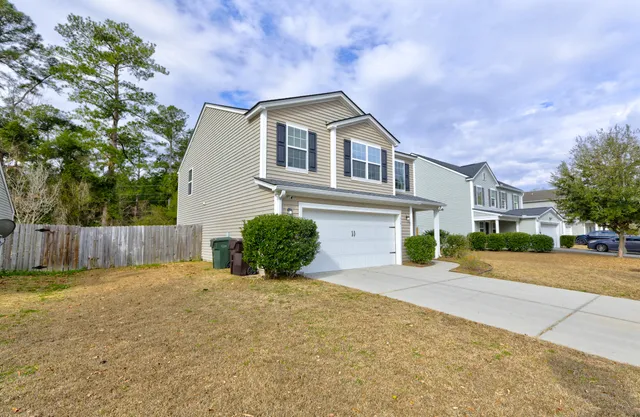 $385,000 | 113 Farm Quarters Drive, Goose Creek, SC 29445