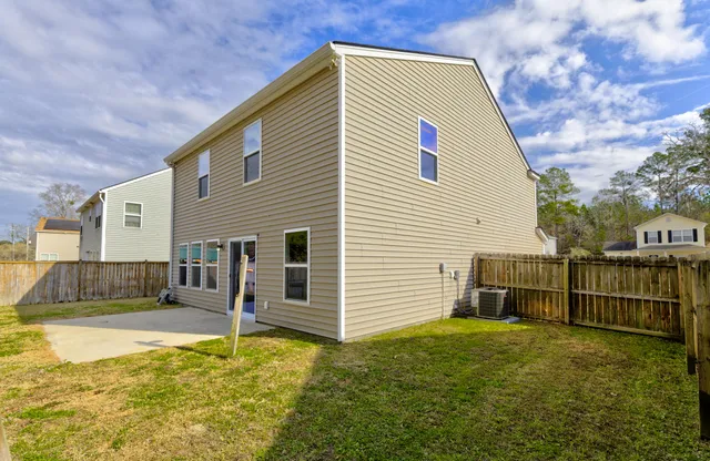 $385,000 | 113 Farm Quarters Drive, Goose Creek, SC 29445