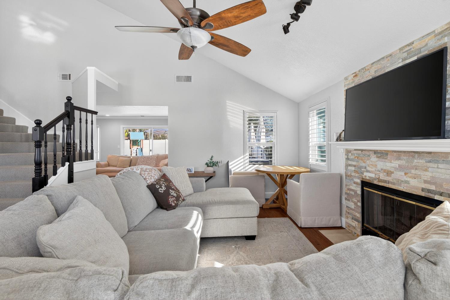 19084 Pebble Run Woodbridge, CA 95258 - Photo 8 of 49 Gallery Image 8