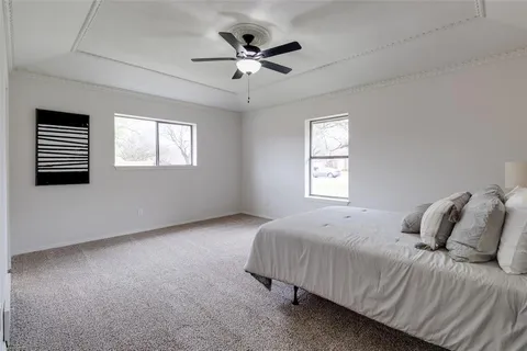 $367,500 | 909 Highland Drive, Cleburne, TX 76033