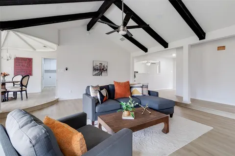 $367,500 | 909 Highland Drive, Cleburne, TX 76033