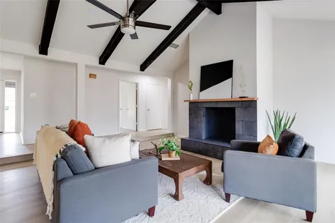 $367,500 | 909 Highland Drive, Cleburne, TX 76033