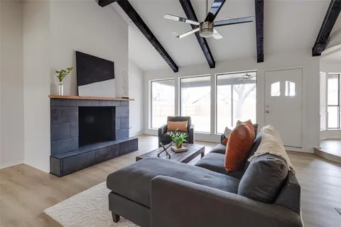 $367,500 | 909 Highland Drive, Cleburne, TX 76033