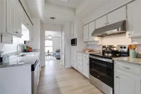 $367,500 | 909 Highland Drive, Cleburne, TX 76033