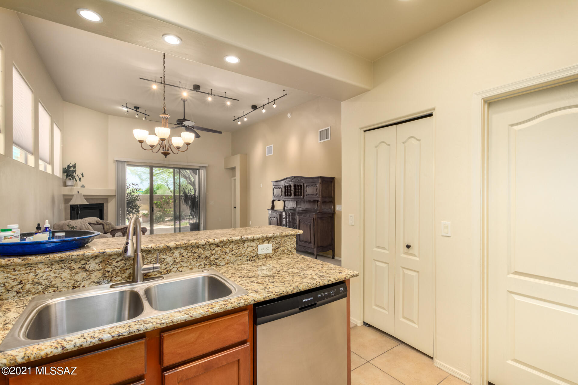 180 East Spring Sky Street Tucson, AZ 85737 - Photo 12 of 27