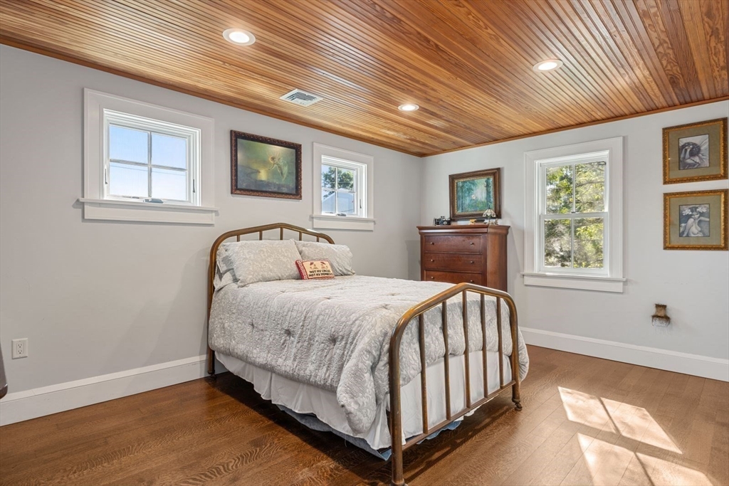 358 Rock Island Road Quincy, MA 02169 - Photo 23 of 40