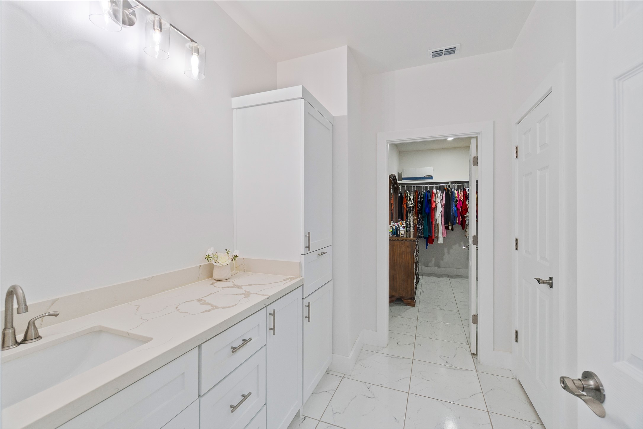 23232 Val Verde Edcouch, TX 78538 - Photo 13 of 19 a bathroom with a sink and a mirror