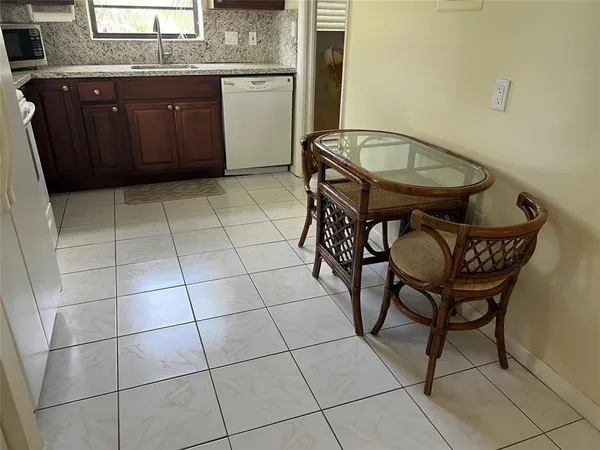 $3,100 | 445 Southeast 21st Avenue, Unit 201, Deerfield Beach, FL 33441