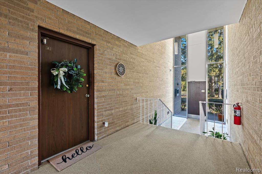 16539 Middlebelt Road, Unit 2 Livonia, MI 48154 - Photo 2 of 16 Gallery Image 2