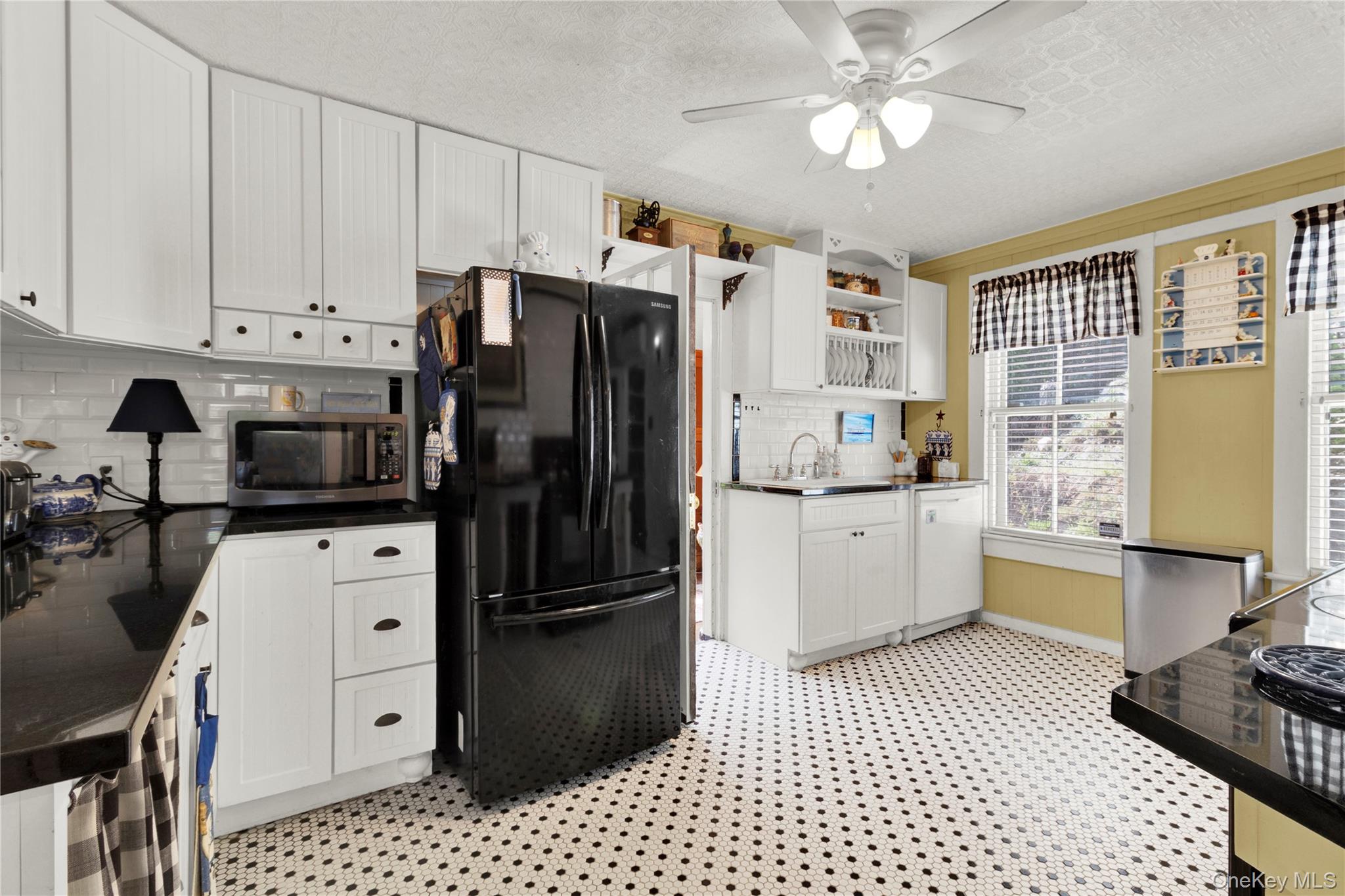 210 Old Town Road East Setauket, NY 11733 - Photo 8 of 28