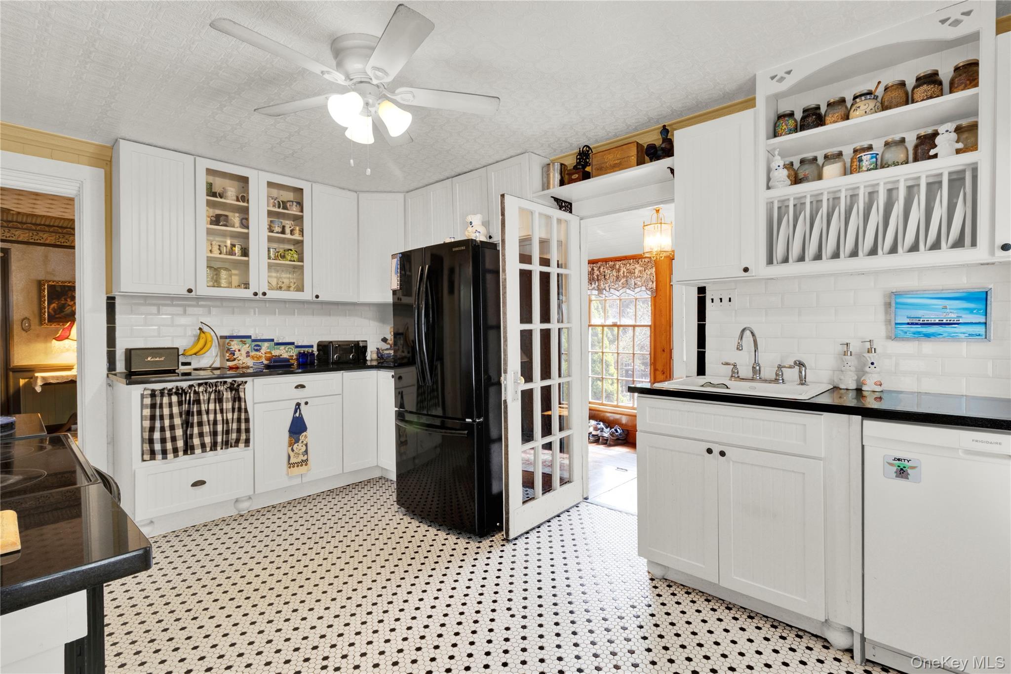 210 Old Town Road East Setauket, NY 11733 - Photo 10 of 28