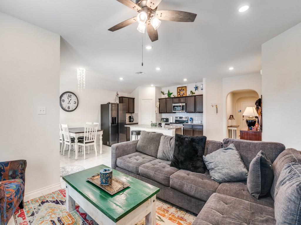 2431 Rosharon Drive Forney, TX 75126 - Photo 5 of 25