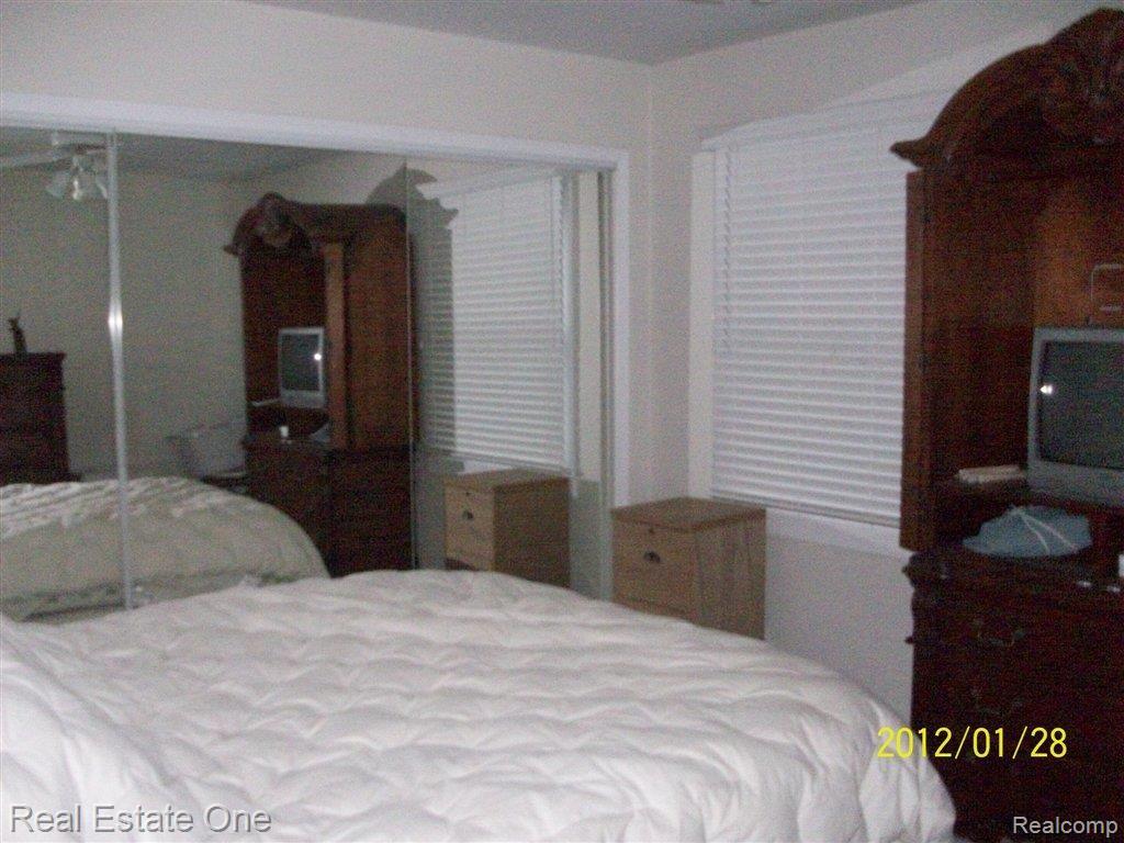 1118 Moreland Court Rochester, MI 48307 - Photo 11 of 12 Master Bedroom